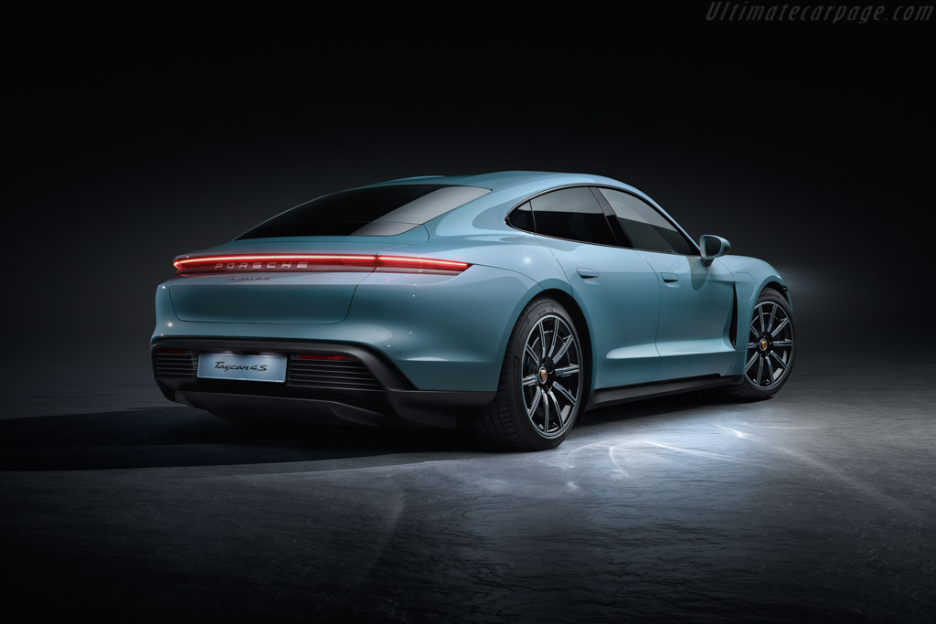 Porsche Taycan 4S