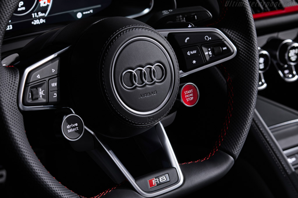 Audi R8 V10 RWD Spyder