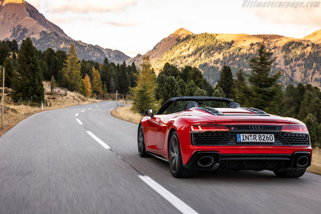 Audi R8 V10 RWD Spyder