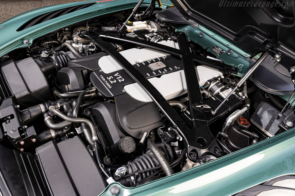 Aston Martin V12 Speedster