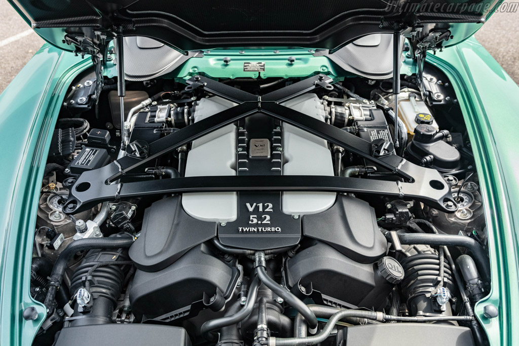 Aston Martin V12 Speedster