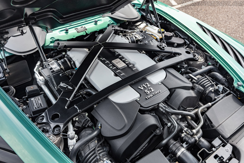 Aston Martin V12 Speedster