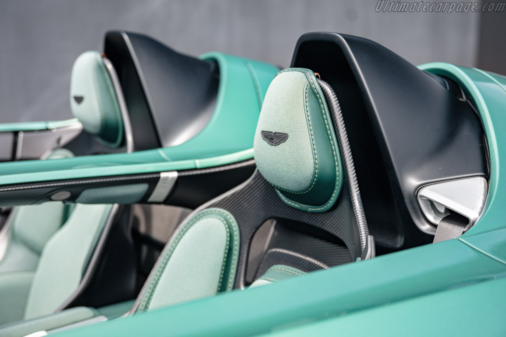 Aston Martin V12 Speedster