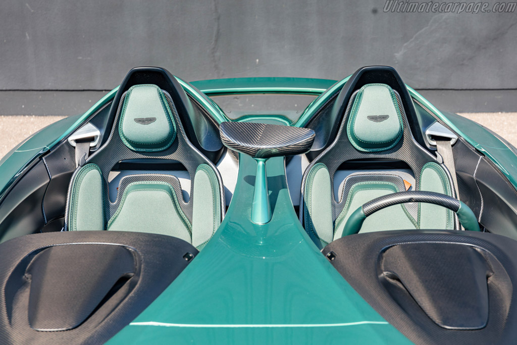 Aston Martin V12 Speedster