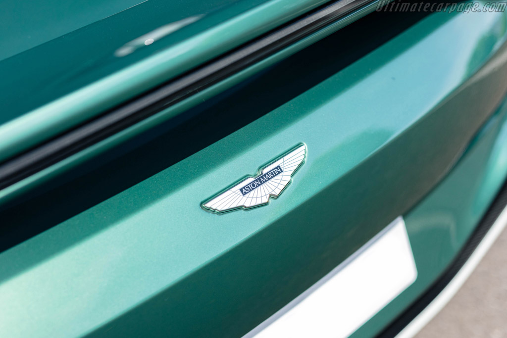 Aston Martin V12 Speedster