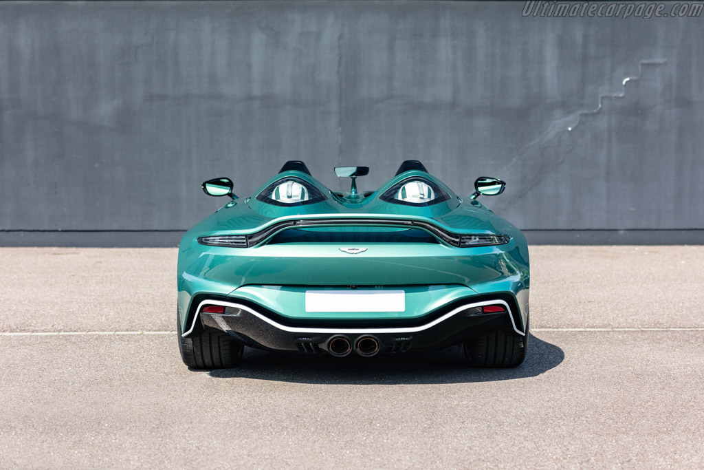 Aston Martin V12 Speedster