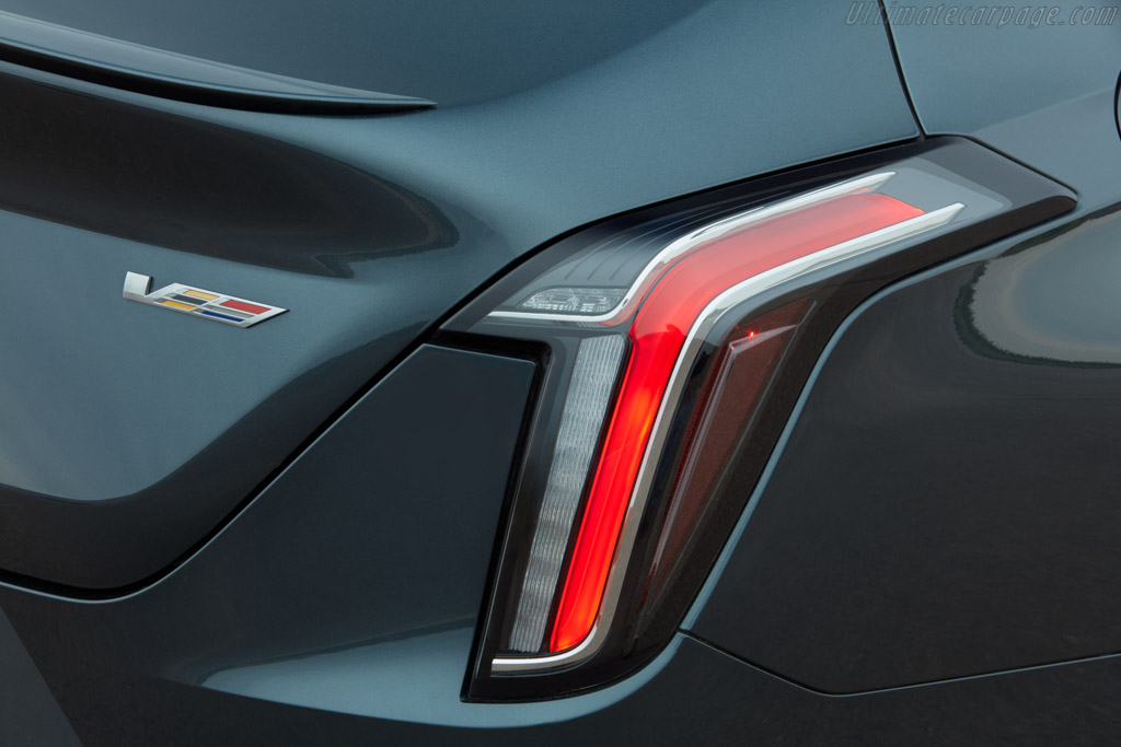 Cadillac CT4-V