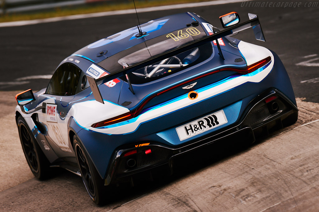 Aston Martin Vantage GT8R