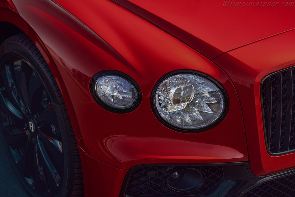 Bentley Flying Spur V8