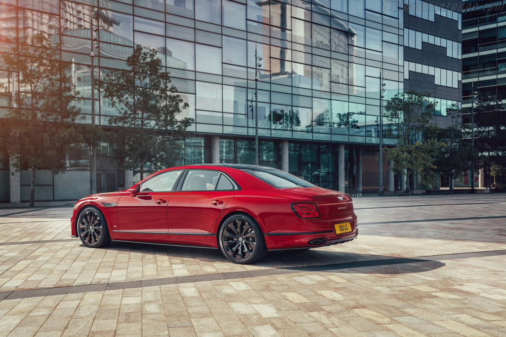 Bentley Flying Spur V8