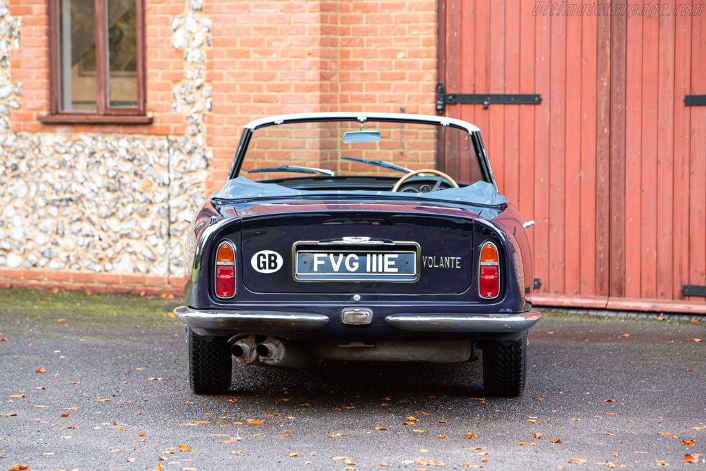 Aston Martin DB6 Vantage Volante