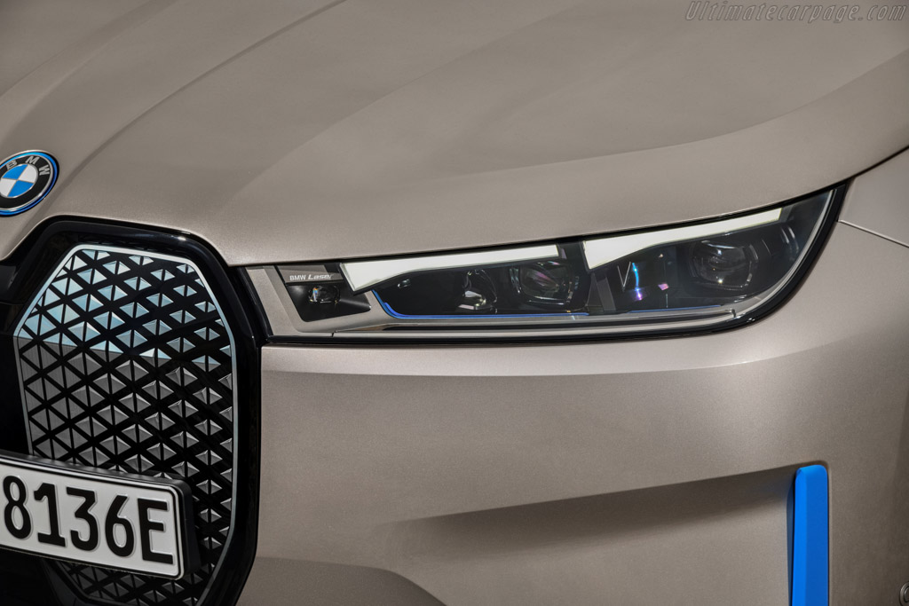 BMW iX
