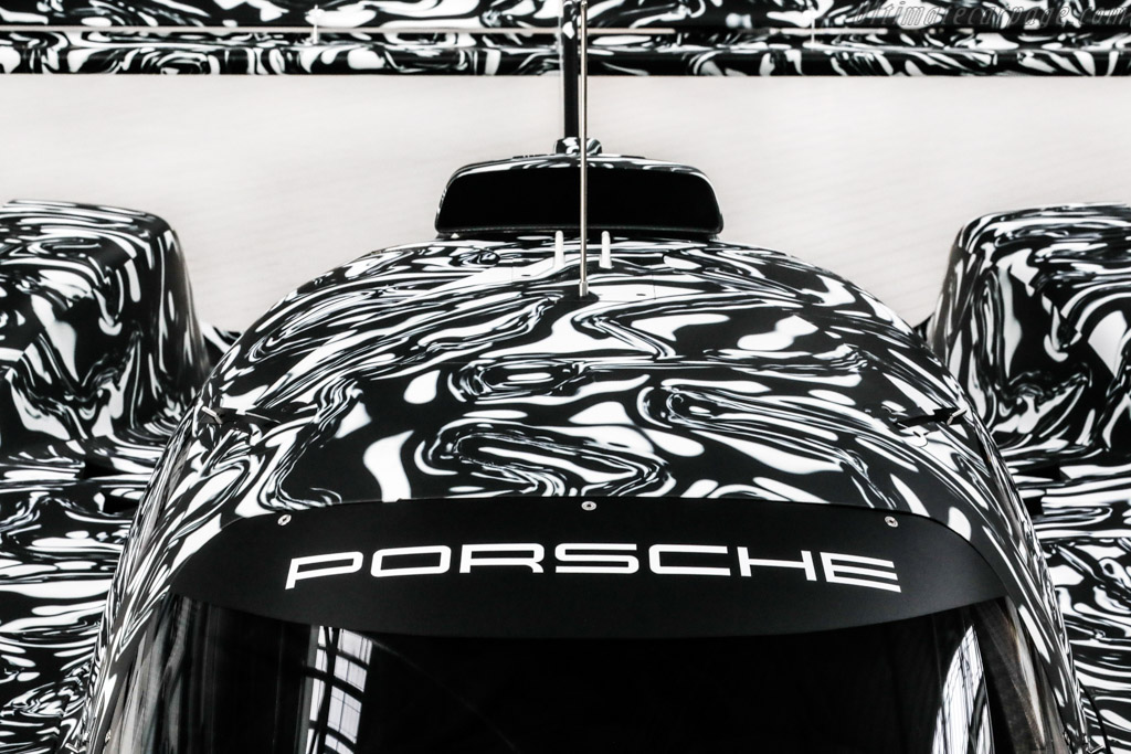 Porsche 963