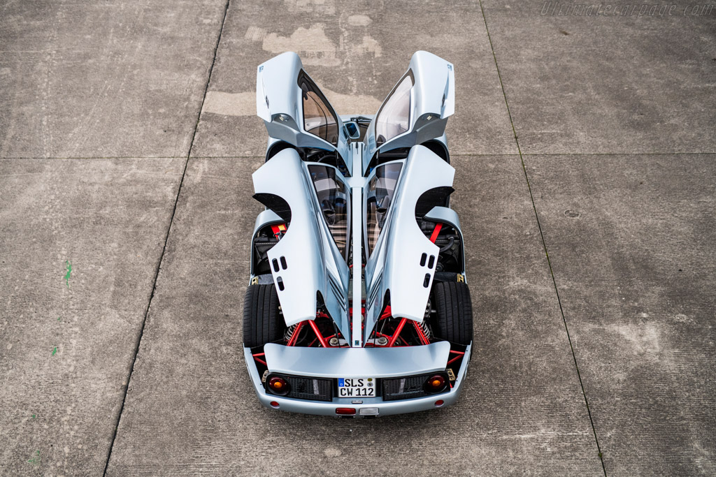 Isdera Commendatore 112i