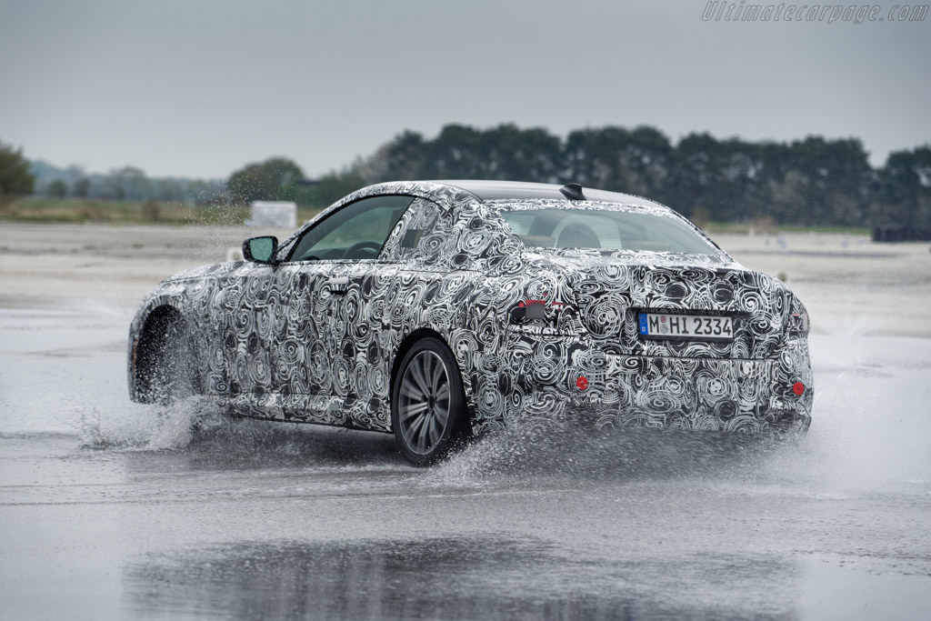 BMW M240i xDrive Coupe