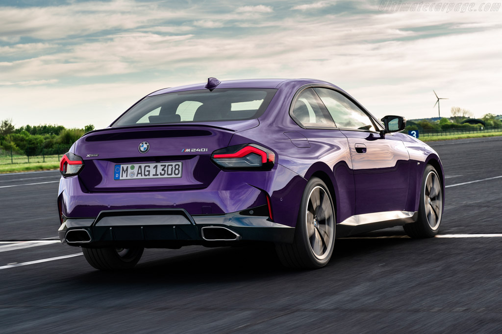 BMW M240i xDrive Coupe