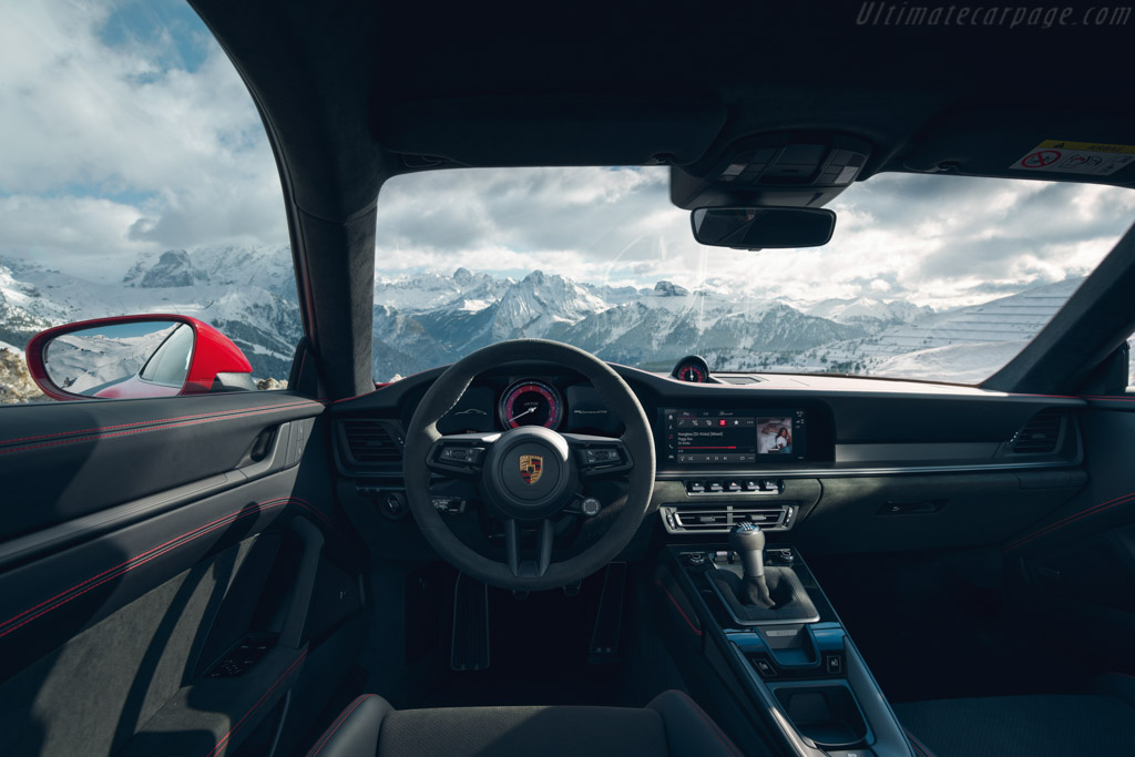 Porsche 911 Carrera GTS
