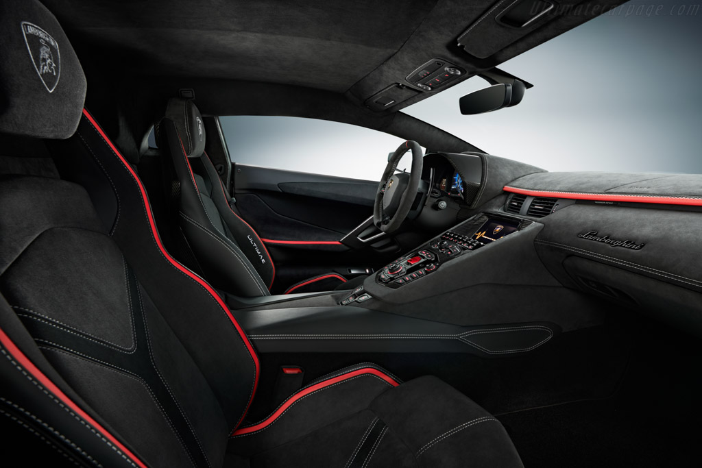 Lamborghini Aventador LP780-4 Ultimae Coupe