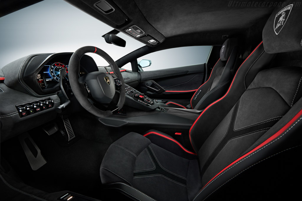 Lamborghini Aventador LP780-4 Ultimae Coupe