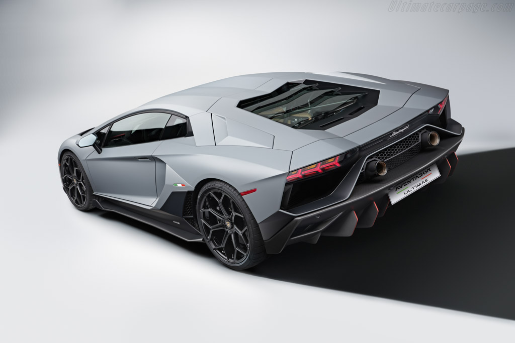 Lamborghini Aventador LP780-4 Ultimae Coupe