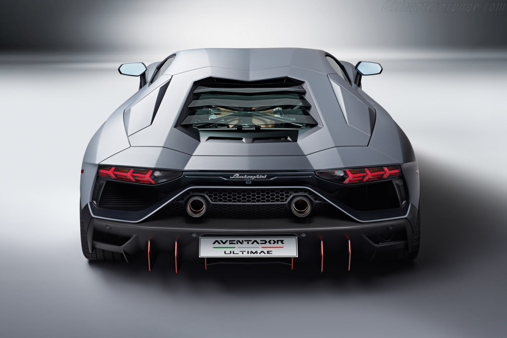 Lamborghini Aventador LP780-4 Ultimae Coupe