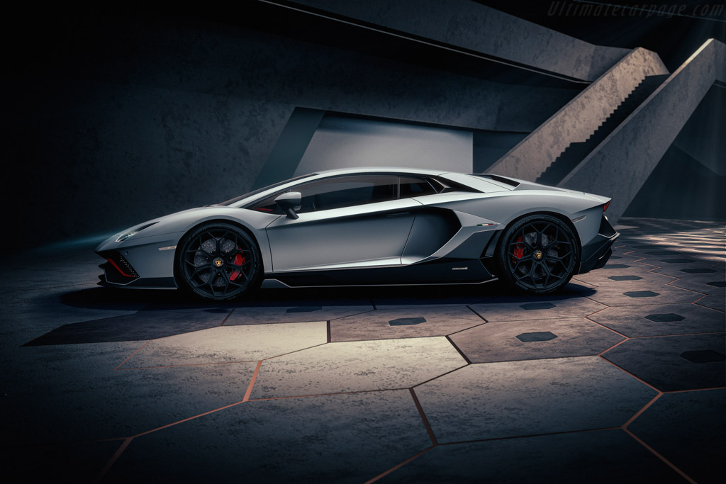 Lamborghini Aventador LP780-4 Ultimae Coupe