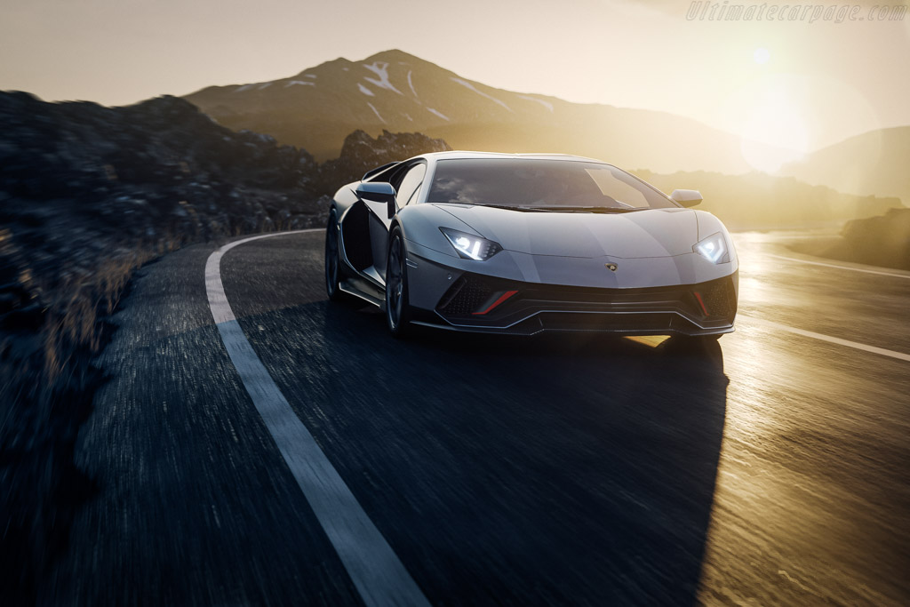 Lamborghini Aventador LP780-4 Ultimae Coupe
