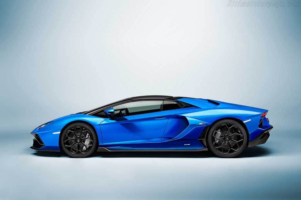 Lamborghini Aventador LP780-4 Ultimae Roadster