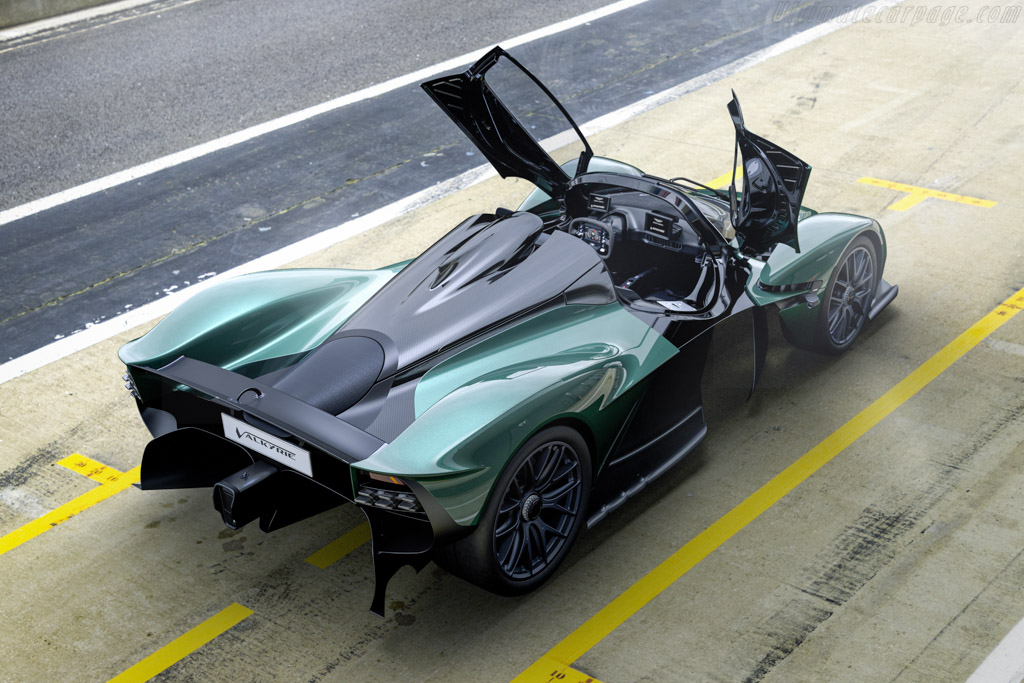 Aston Martin Vakyrie Spider
