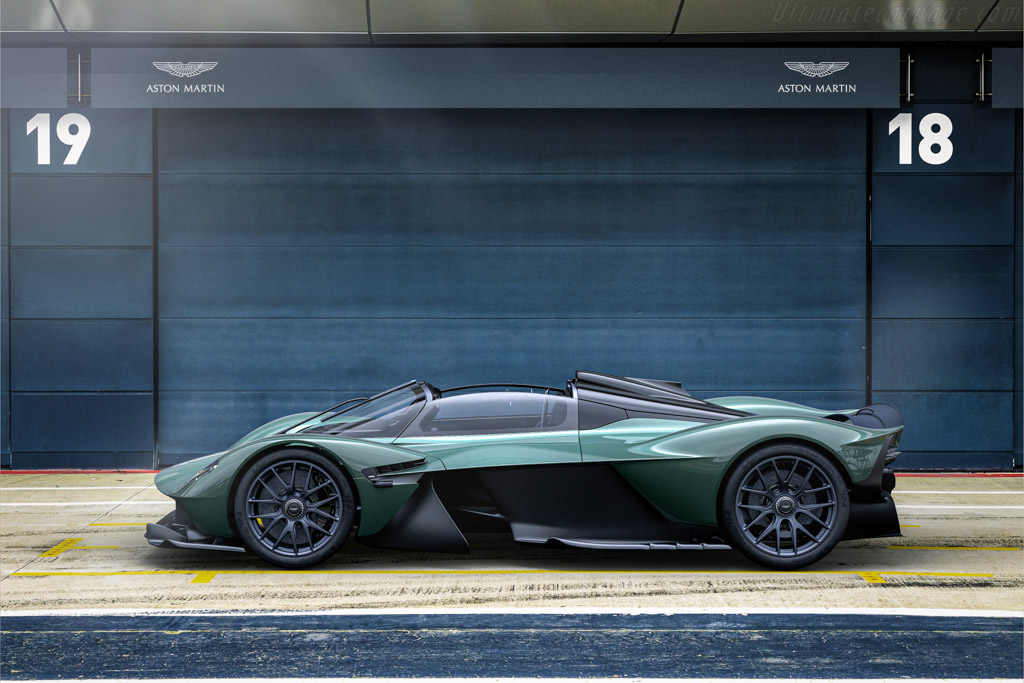 Aston Martin Vakyrie Spider