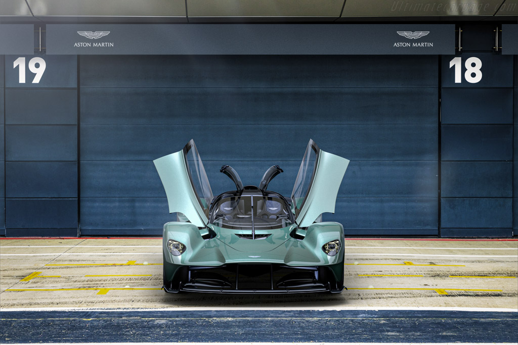 Aston Martin Vakyrie Spider