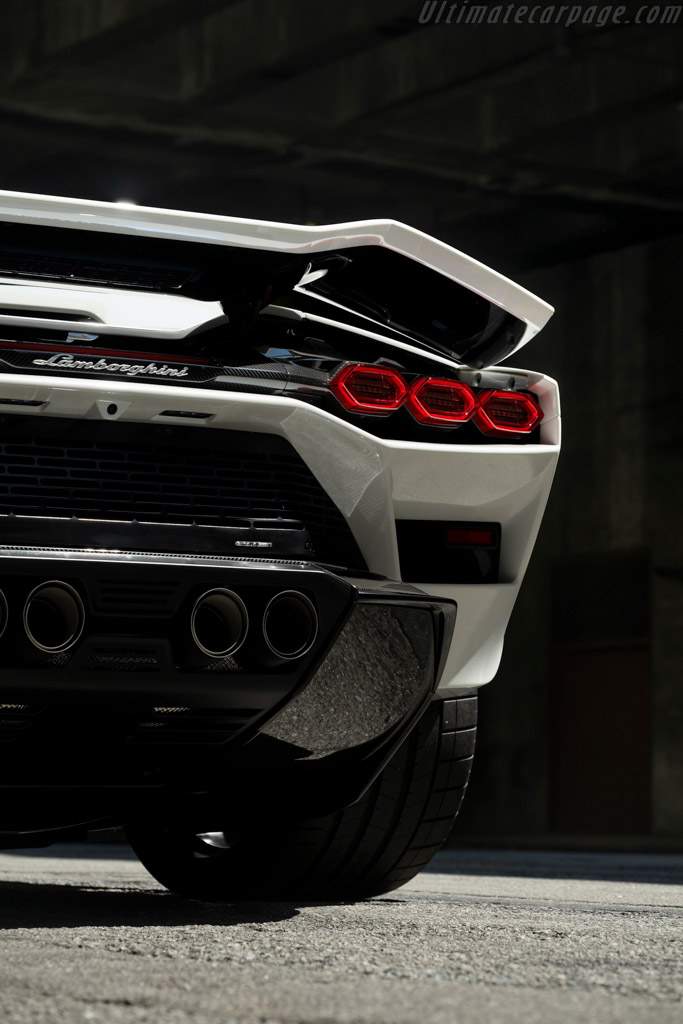 Lamborghini Countach LPI 800-4