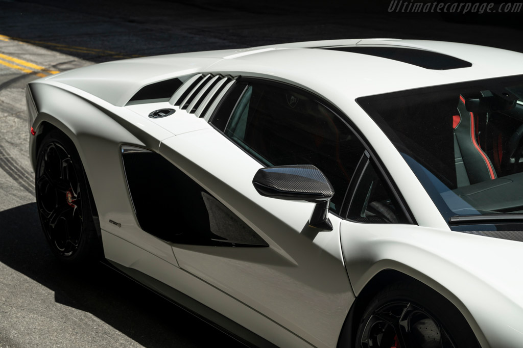 Lamborghini Countach LPI 800-4