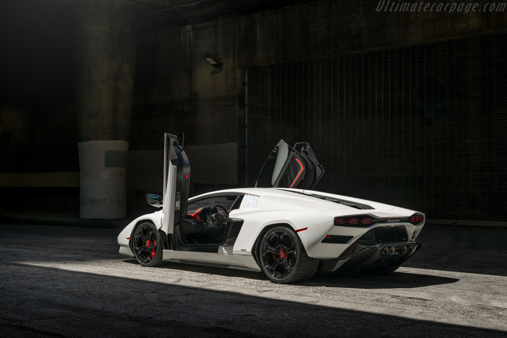 Lamborghini Countach LPI 800-4