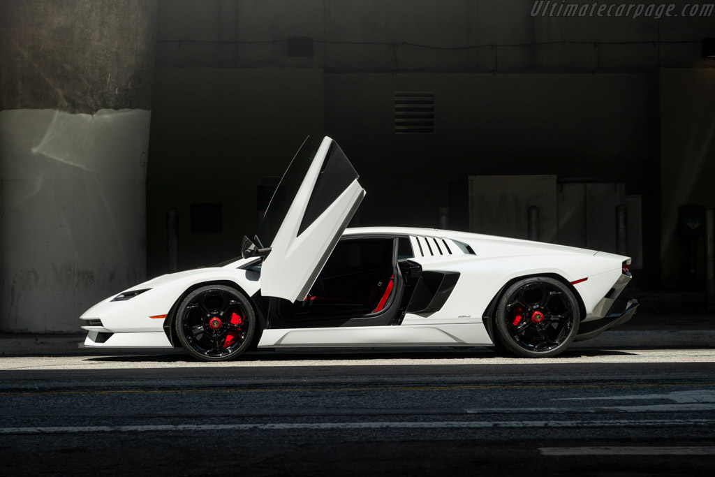 Lamborghini Countach LPI 800-4