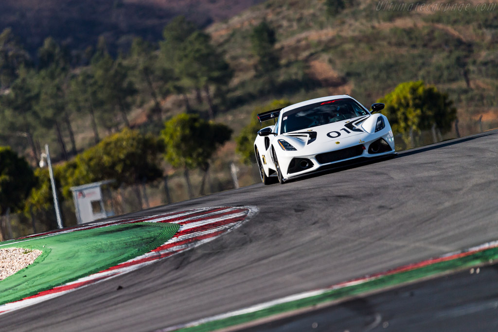 Lotus Emira GT4