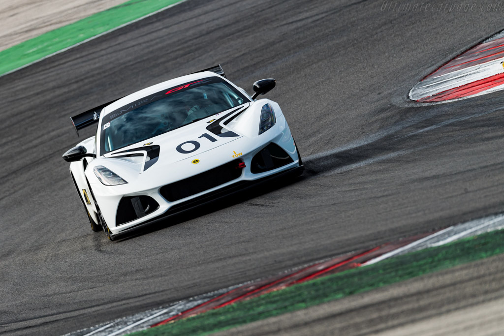 Lotus Emira GT4