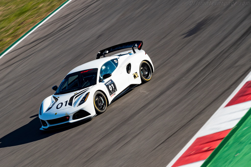Lotus Emira GT4