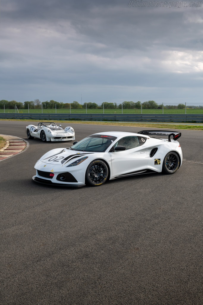 Lotus Emira GT4