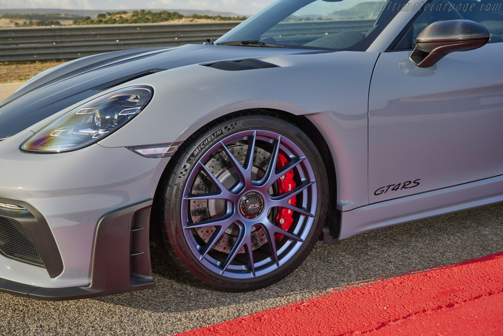 Porsche 718 Cayman GT4 RS