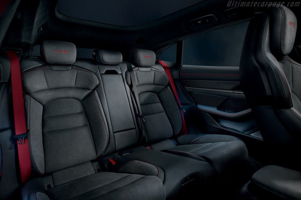 Porsche Taycan GTS Sport Turismo