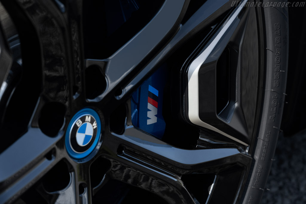 BMW iX M60