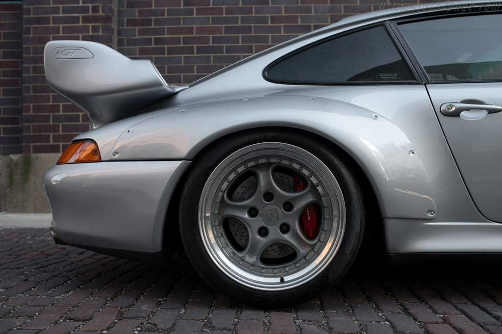 Porsche 911 GT2