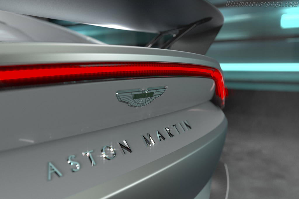 Aston Martin V12 Vantage