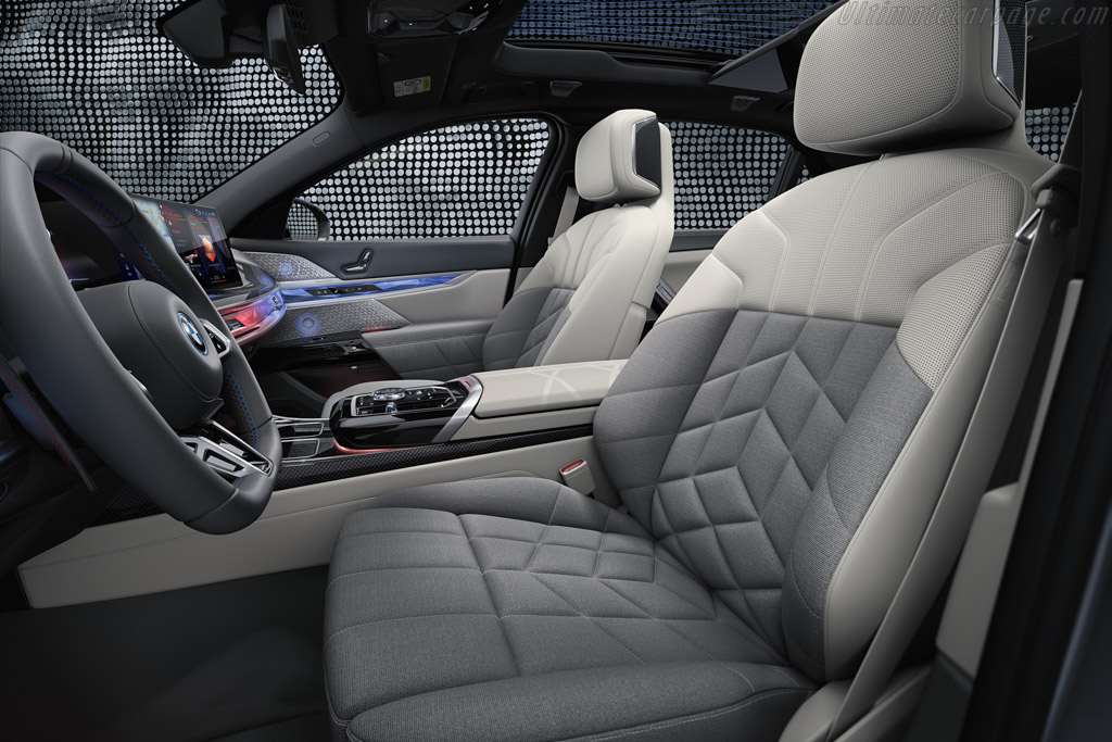 BMW M760e xDrive