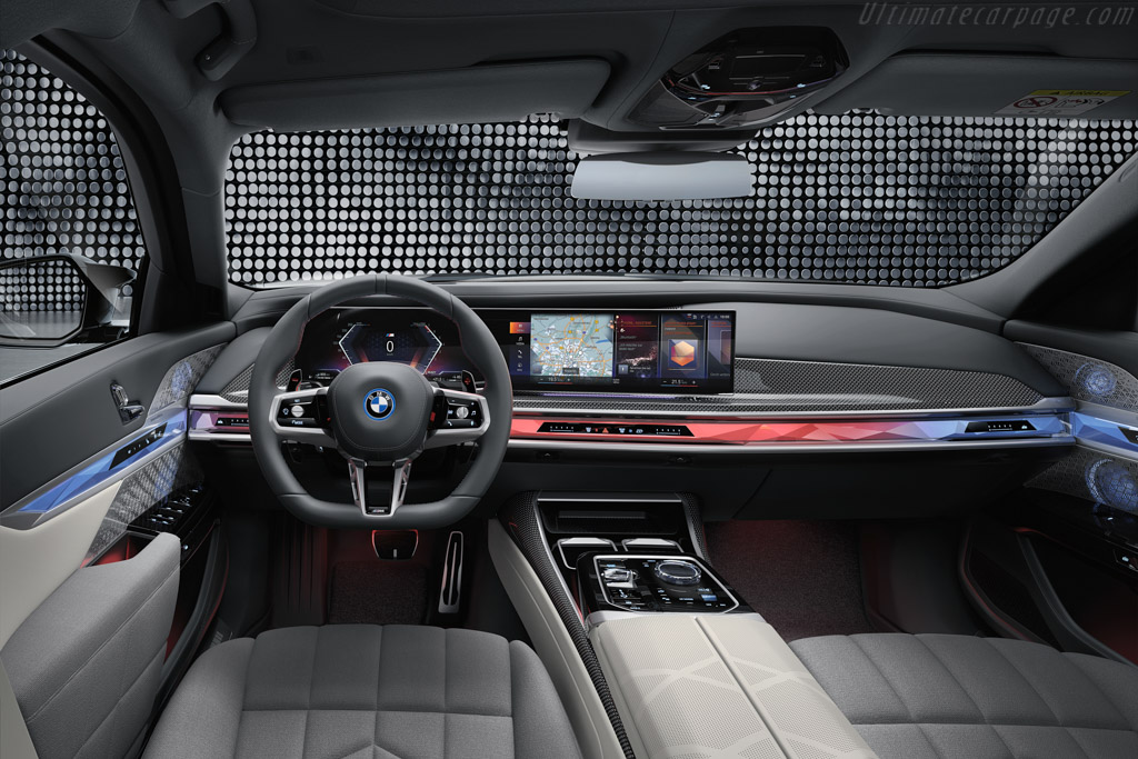 BMW M760e xDrive