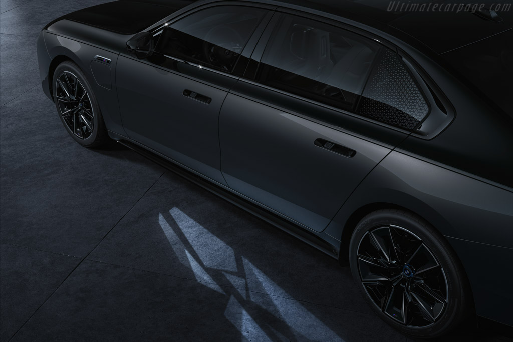 BMW M760e xDrive