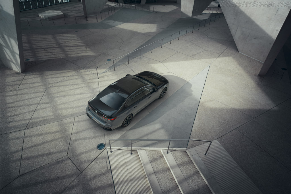BMW M760e xDrive