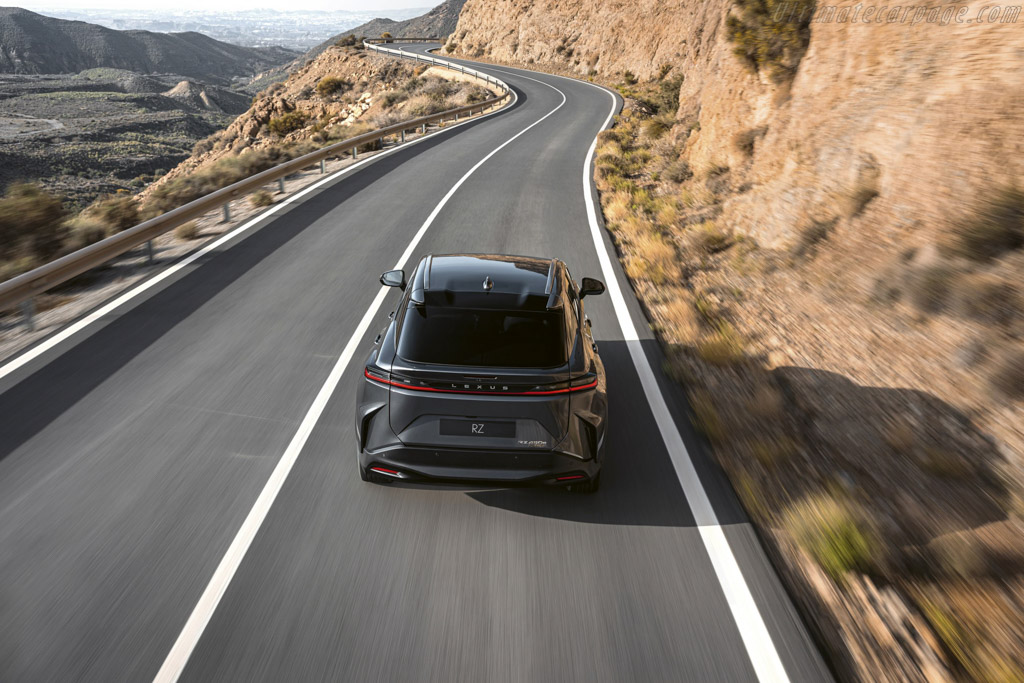 Lexus RZ 450e