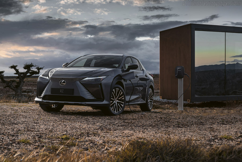 Lexus RZ 450e